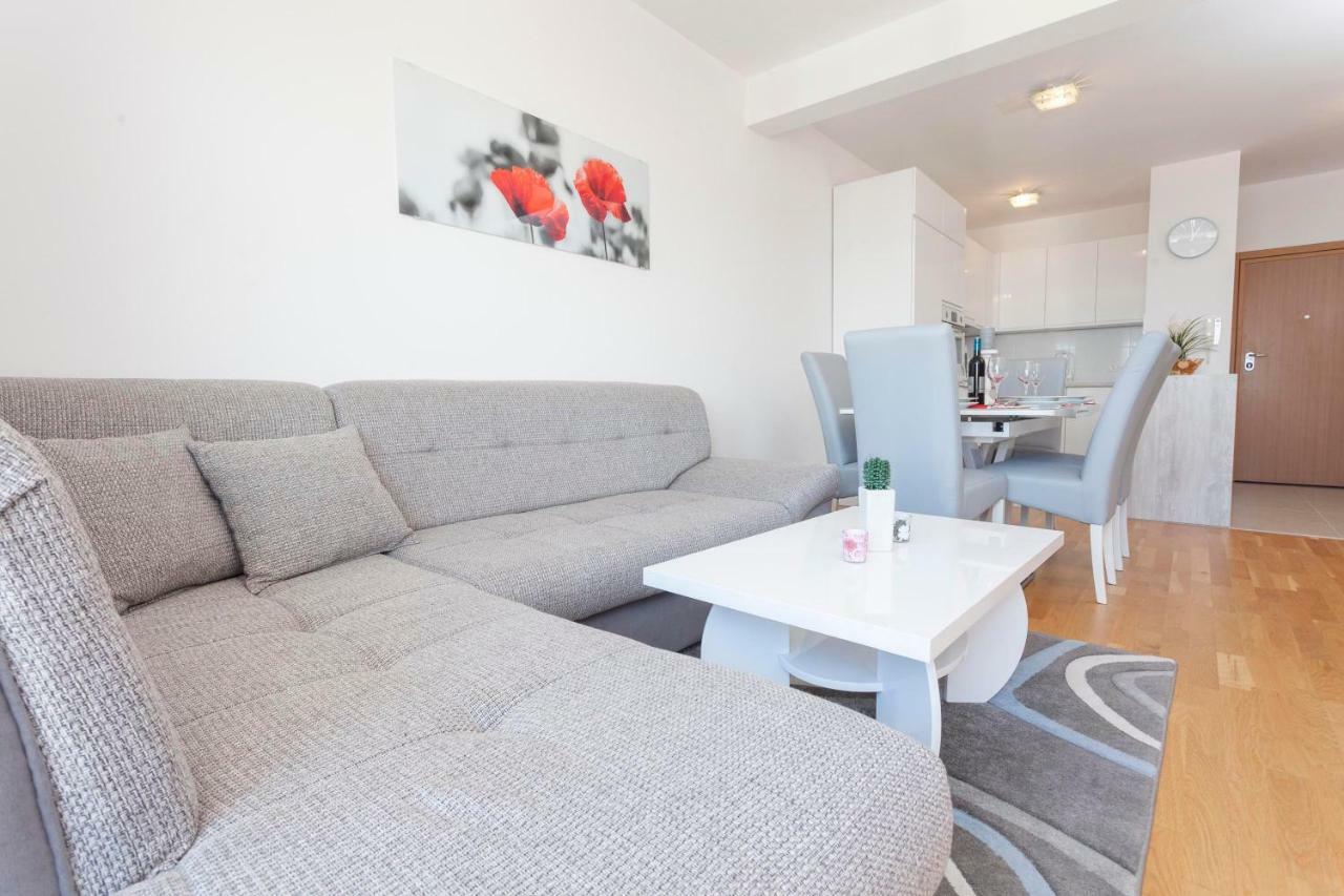 Apartments Dora Makarska Eksteriør billede
